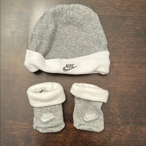 Nike Gray and White Baby Hat and Bootie Set